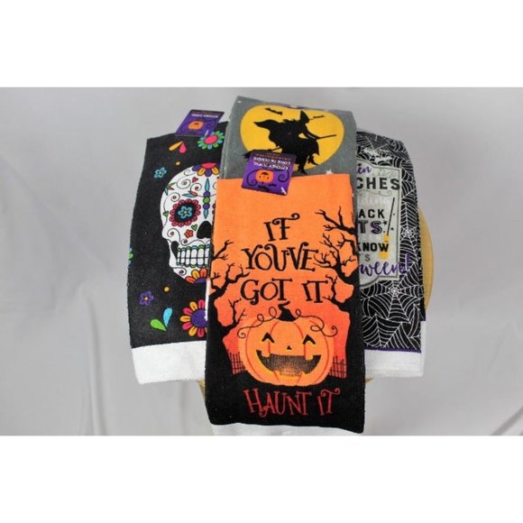 Lot of 4 Halloween Kitchen Towels - Picture 1 of 5